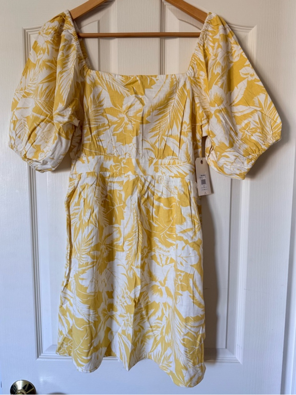 NWT Billabong Yellow and White Floral Puff-Sleeve Mini Dress